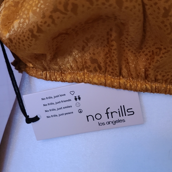 NO FRILLS LA TOP - Picture 4 of 9